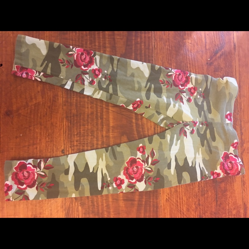 Camo/Floral leggings size 6/6x